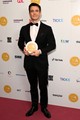 Luke Thompson már több díjat is kapott karrierje során, itt a 2024-es WhatsOnStage Awards gálán vett át elismerést. 