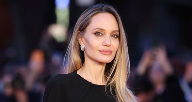 Angelina Jolie megmutatta mellműtétje hegeit, fontos ügy miatt került címlapra a színésznő