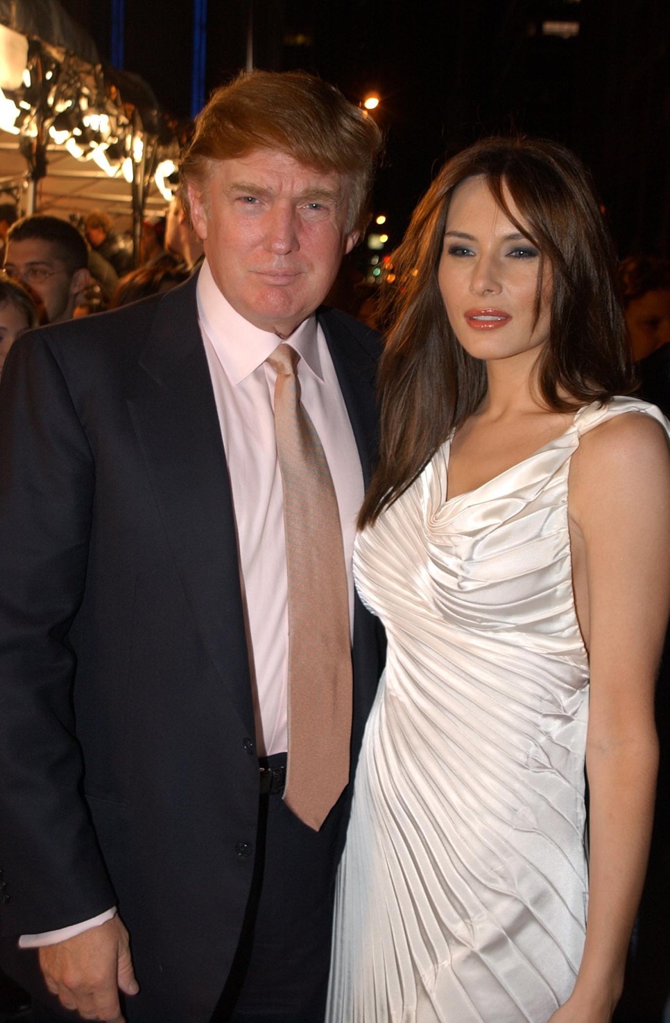 Donald Trump és Melania Trump kapcsolatuk hajnalán, 2001-ben a Vogue Fashion Awardson
