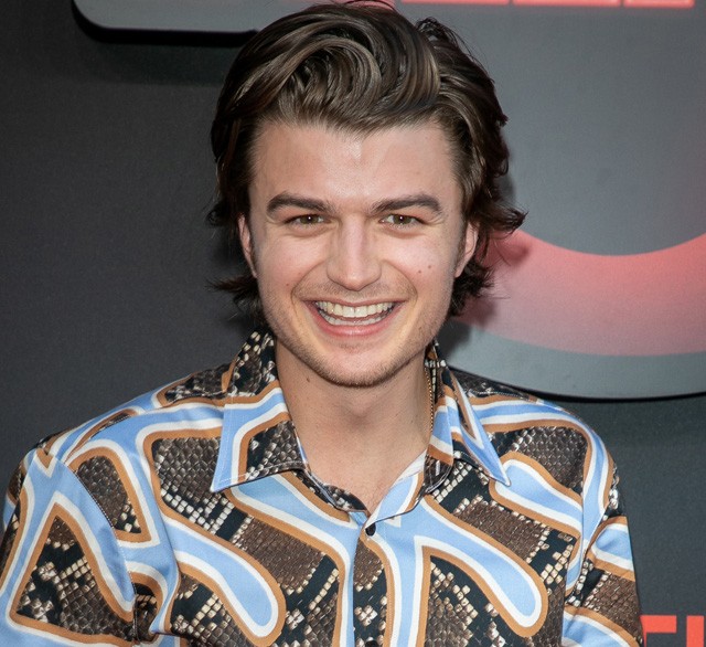 Kérünk 1 perc néma csöndet a Stranger Things sztárjának új bilifrizurája miatt