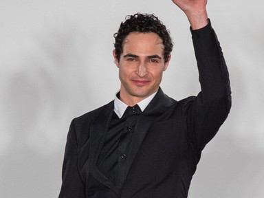 Ő az önbizalomnövelő ruhák mestere