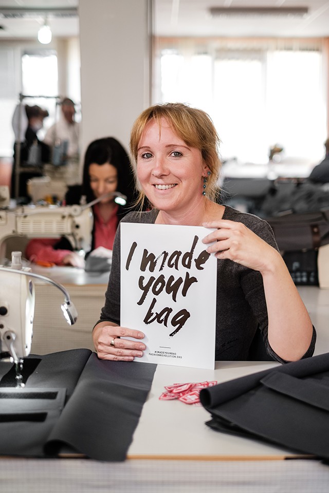 Sokszor elfelejtjük: Valódi emberek kétkezi munkával készítik a ruháinkat, cipőinket