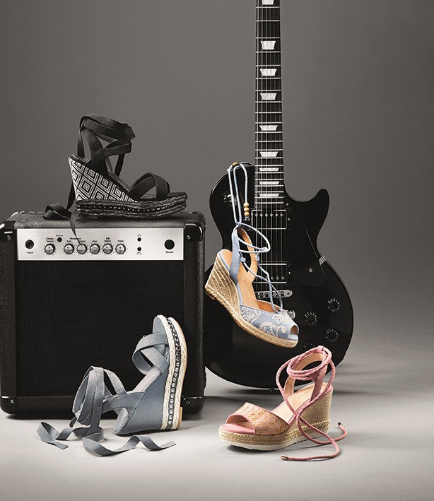 GLAM-Riadó! Ellie Goulding tervezte a Deichmann idei Star Collection kapszulakollekcióját