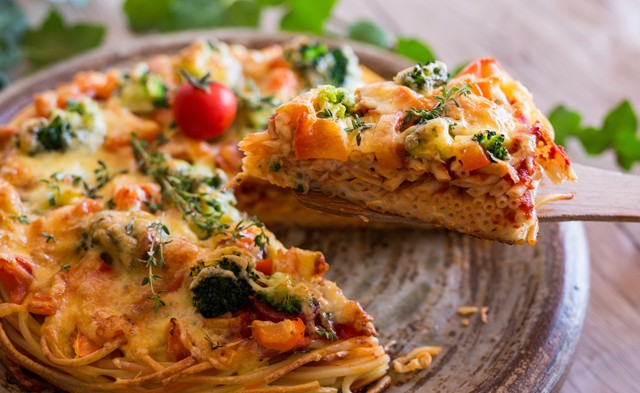 Két kedvenced egyben: Makarónipizza