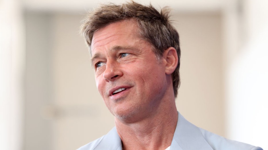 Brad Pitt mintha megfiatalodott volna új barátnője, Ines de Ramon mellett