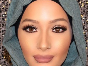 A CoverGirl megint nagyot üt: Itt van az első muszlim szépségnagykövet