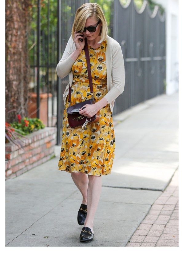 kirsten dunst, mokaszin, nagyicipő, nagymamás stílus, nagyi cipő