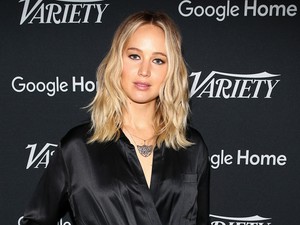 Na jó, Jennifer Lawrence hasonmása ijesztően hasonlít a sztárra