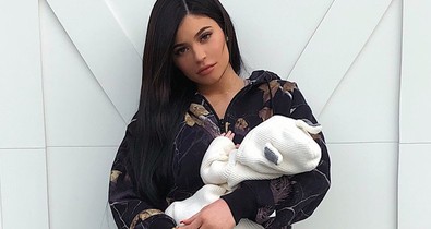 Te jó ég! Kylie Jenner szeme alatt monokli van, hiába próbálja eltakarni!