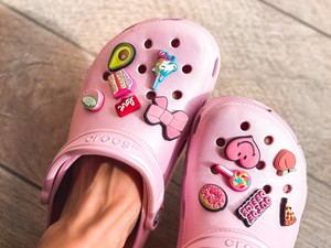 Szerinted menő a Crocs? Válassz az ikonikus papucs egyedi darabjai közül!