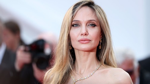 Angelina Jolie és Brad Pitt lánya az édesanyja ikertestvére is lehetne, a 19 éves Shiloh egyszerűen gyönyörű