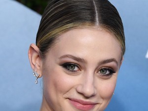 A Riverdale szépséges sztárja a SAG gála vörös szőnyegén is lélegzetelállító volt