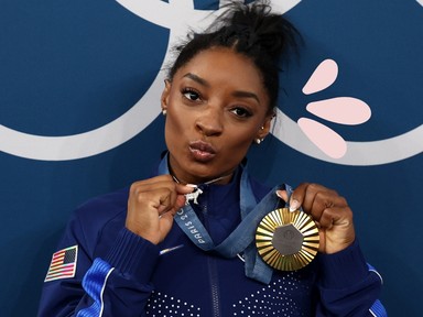 Simone Biles megmutatta, milyen szépségrutinnal készült a párizsi olimpiára, de a manikűrjét sem lehet szó nélkül hagyni