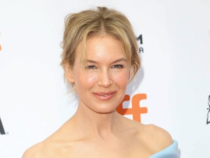 Alig várjuk Renée Zellweger új filmjét, addig is gyönyörködünk a vörös szőnyeges szettjeiben