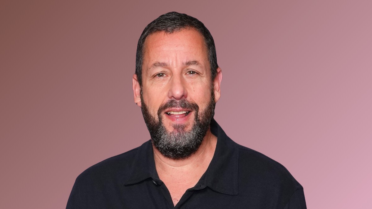 Adam Sandler a lányaival pózolt a vörös szőnyegen, Sunny és Sadie egyszerűen álomszépek