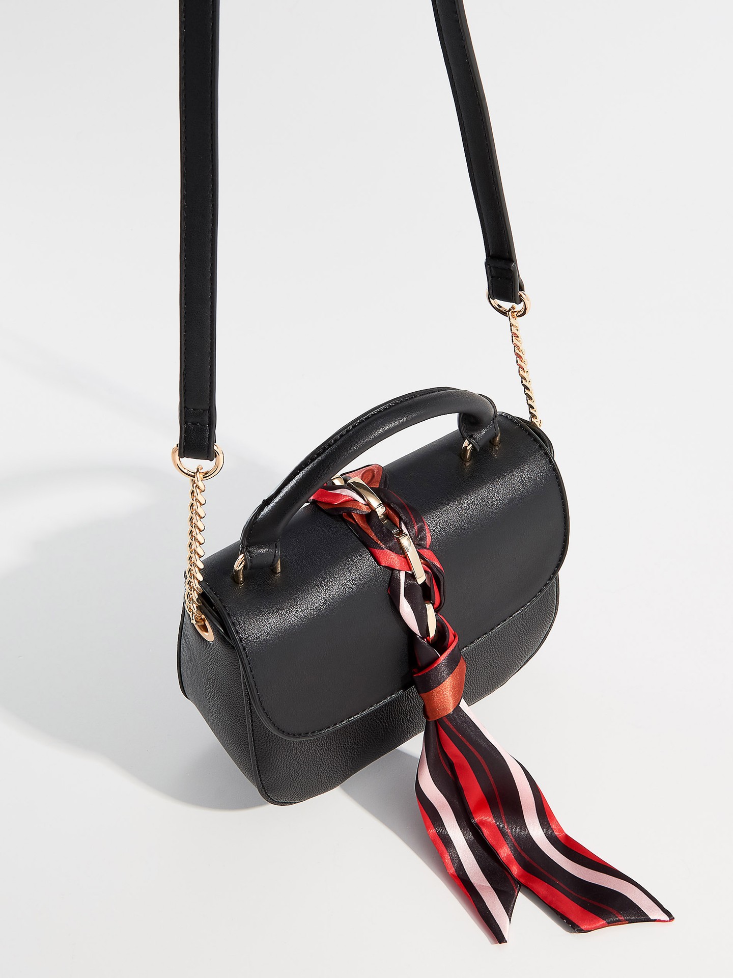 Válltáska MOHITO 7995 Ft