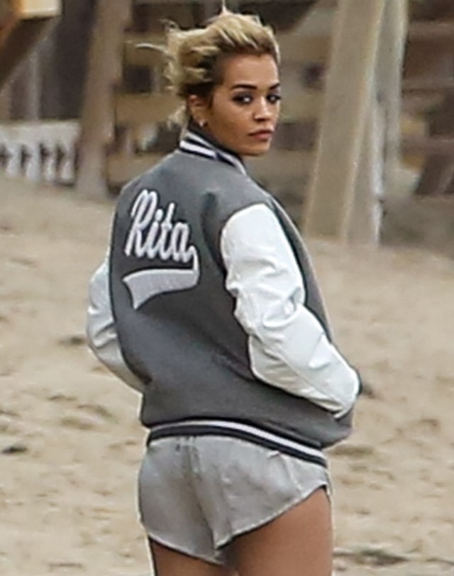 rita ora, mellvillantás, cici, cicije, villantás, tengerpart