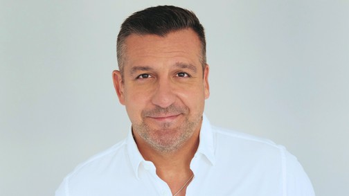 Csányi Sándor: Valamennyire minden művész szeretethiányos