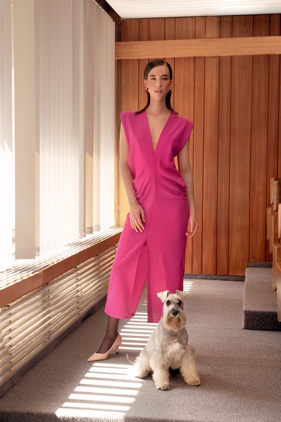 Ruha ZARA 10 995 Ft | Fülbevaló OYSHO 7995 Ft | Cipő WEEKEND MAX MARA 128 490 Ft | Zakó, nadrág és csizma H & M STUDIO 49 995 Ft, 31 995 Ft, 59 995 Ft