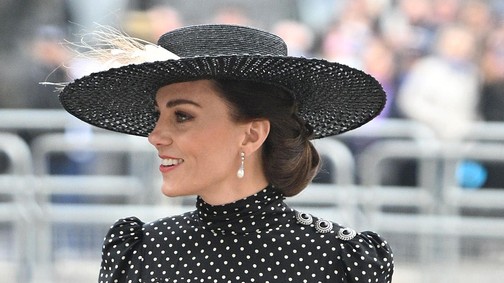 Katalin Diana hercegné stílusából inspirálódik, fantasztikus 80-as éveket idéző szettben