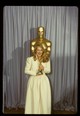 Meryl Streep első Oscar-díjával a kezében, az 52. Academy Awards díjátadón, 1980-ban.