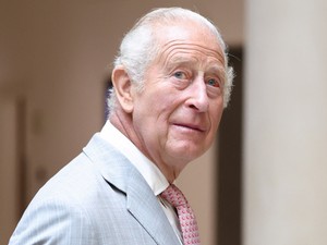 Nagy veszteség érte Károly királyt, fontos személy hagyja ott a királyi családot