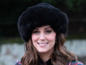 Hiába a nagykabát, Kate Middleton pocakja már igencsak kerekedik