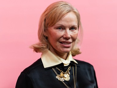 Pamela Anderson brutálisan rövid, vörös hajra váltott, csak ámulunk a bátorságán