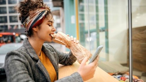 Csak óvatosan, évekkel megrövidítheti az életed, ha így eszel