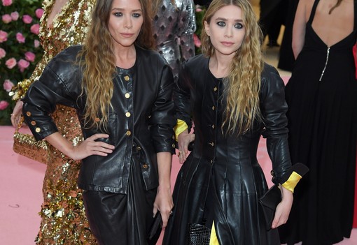 Szigorú szabályokat kell betartani Mary-Kate és Ashley Olsen divatbemutatóin - igen, még a világsztároknak is kötelező