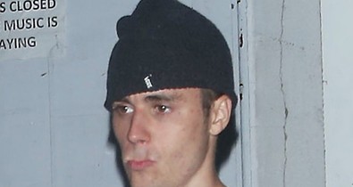 Justin Bieber ismét nagyon érdekes szettben az utcán