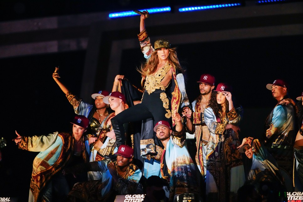 Jennifer Lopez a Global Citizen jótékonysági koncert New York-i színpadán