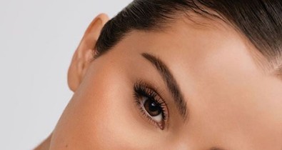 Get the Look: Így készítsd el Selena Gomez ajakhangsúlyos sminkjét