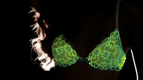 Itt a fluoreszkáló fehérnemű!