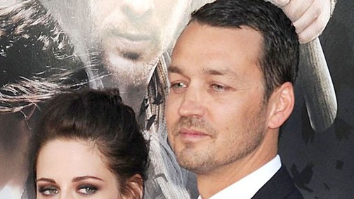 Rupert Sanders "pillanatnyi hibának" nevezte Kristen Stewarttal folytatott románcát