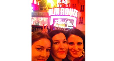 Párizs két született GLAMOUR-lánnyal