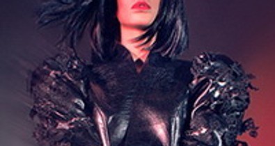 Bemutatunk egy szemtelenül tehetséges divattervezőt