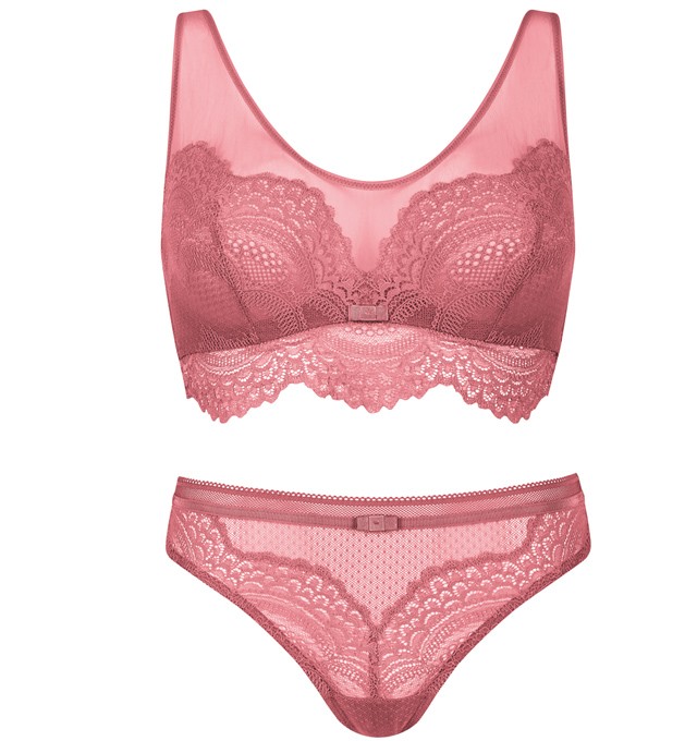 Csipkemelltartó és -alsó TRIUMPH 12999 Ft, 5999 Ft - GLAMOUR-napokon 10399 Ft, 4799 Ft 