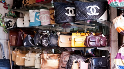 Attól, hogy nagyon szépen csillog a márkajelzés, még senkinek nem lesz jobb az önértékelése