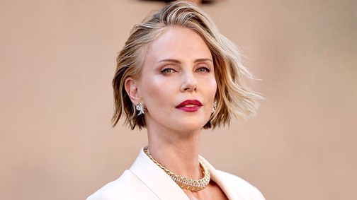 Rá sem ismerni: képeken Charlize Theron elképesztő átalakulása az elmúlt 25 évben