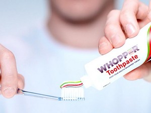 Ez komoly? Már Whopper-ízű fogkrémet is vehetünk a Burger Kingben?