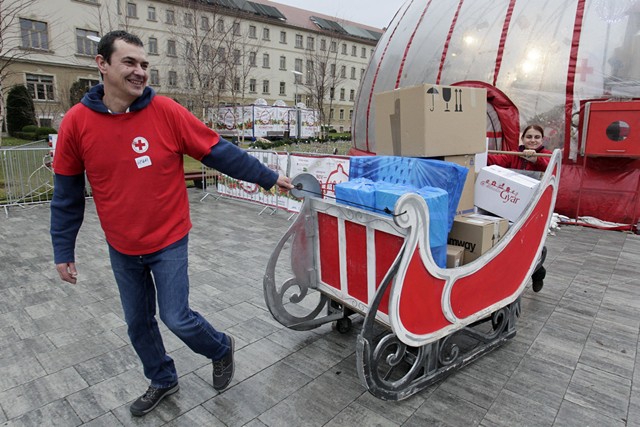 131 tonna adomány gyűlt össze idén a Mikulásgyárban
