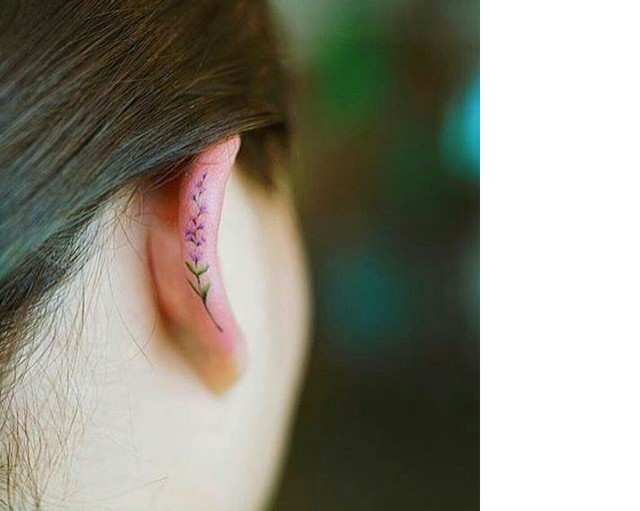 Új tetkótrend: Fülbevaló helyett fültetoválás