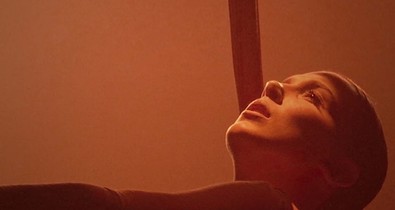 Millie Bobby Brown személyes hangvételű rövidfilmet rendezett