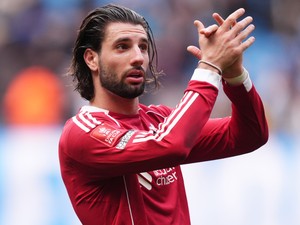 Ő Szoboszlai Dominik feleségének kevesek által ismert, gyönyörű húga, Zsóka