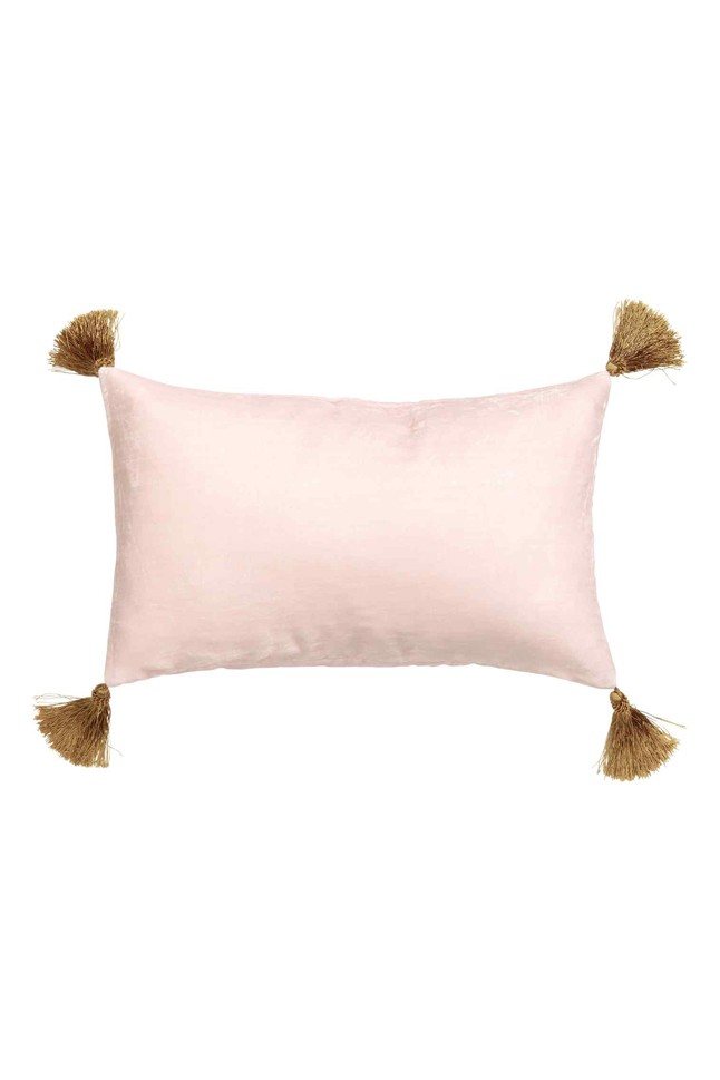 Bojtos párna H&M 3990 Ft