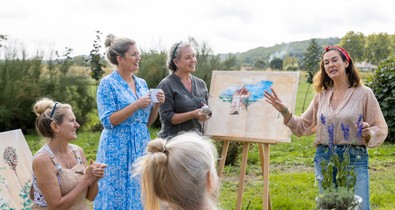 Magyarországon is hódítanak a művészeti terápiák, de hogy jutottunk odáig, hogy ezekben keressük a megoldást életünk problémáira?