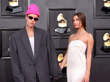 Justin Bieber és Hailey Bieber csókolózós fotójába te is belepirulsz, csak úgy szikrázik a sztárpár között a levegő