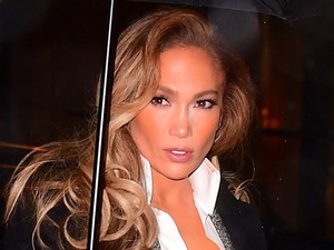 Ultradögös Jennifer Lopez szmokingban (is)
