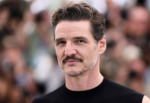 Igen, ez komoly: így nézett ki Pedro Pascal 20 évvel ezelőtt, mielőtt világsztár lett volna